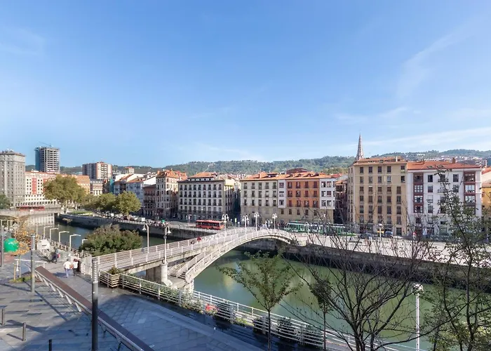 Confort Y Diseno Con Vistas Al Casco Viejo